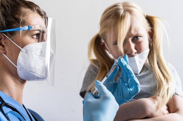 Szczepienia ochronne to profilaktyka której fazy w zdrowiu publicznym?